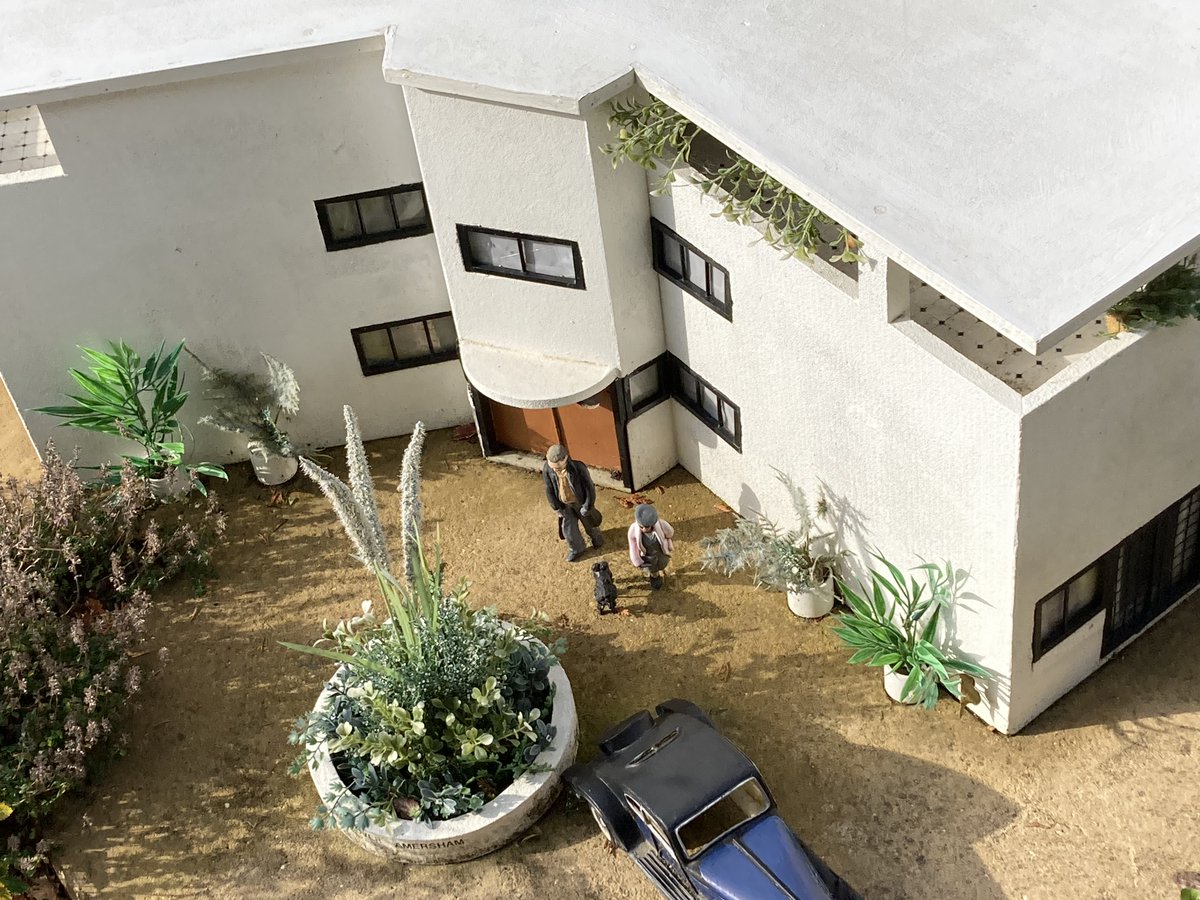 bartcrouchend's tweet photo. Great day out at Bekonscot, model village in Beaconsfield, Bucks. Truly a world in miniature, as shown by this version of High & Over, Art Deco house in nearby Amersham (final pic is of the house itself). #ArtDeco #Amersham #HighandOver https://t.co/KACJ1wWR91