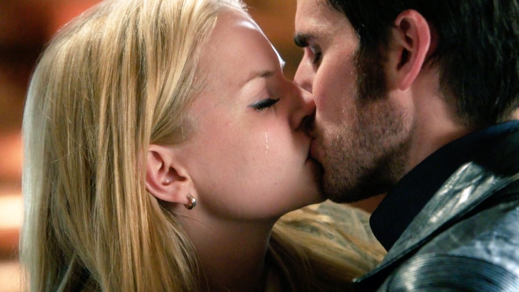 EnchantedSwans's tweet photo. ✨ CS Collection
CS kisses | 4x15-16
"Don't you know, Emma. It's you." 🥺😍
#captainswan #emmaswan #killianjones #jennifermorrison #colinodonoghue #onceuponatime #ouats4 #cscollection #cskiss #captainswankiss #captainswankisses https://t.co/TGbXYI7pod