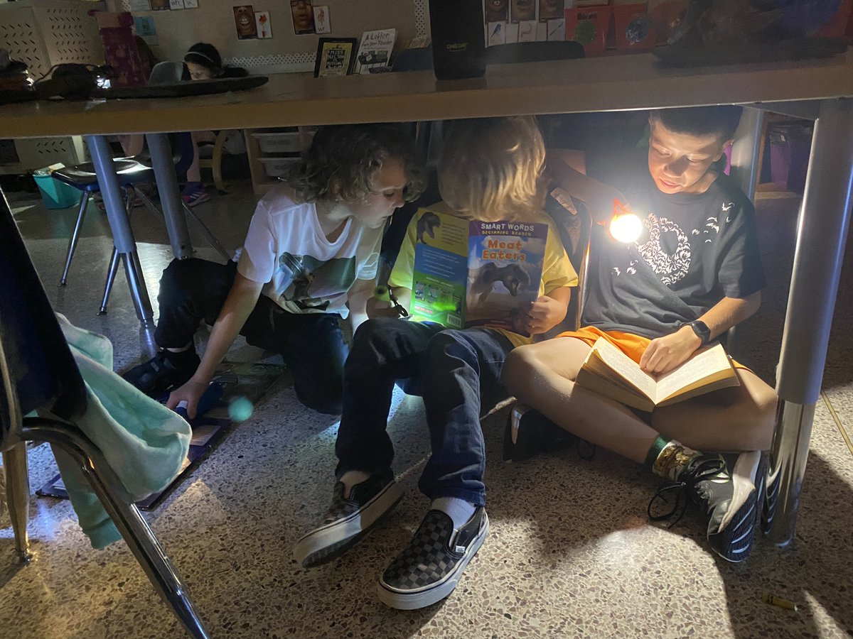 MeganTereshko's tweet photo. They “Beat the Teacher” and earned a class reward! 🔦📚Flashlight Reading📚🔦@RMESPrincipal @RedMill_AP @bozinale https://t.co/7U3JT9viPy
