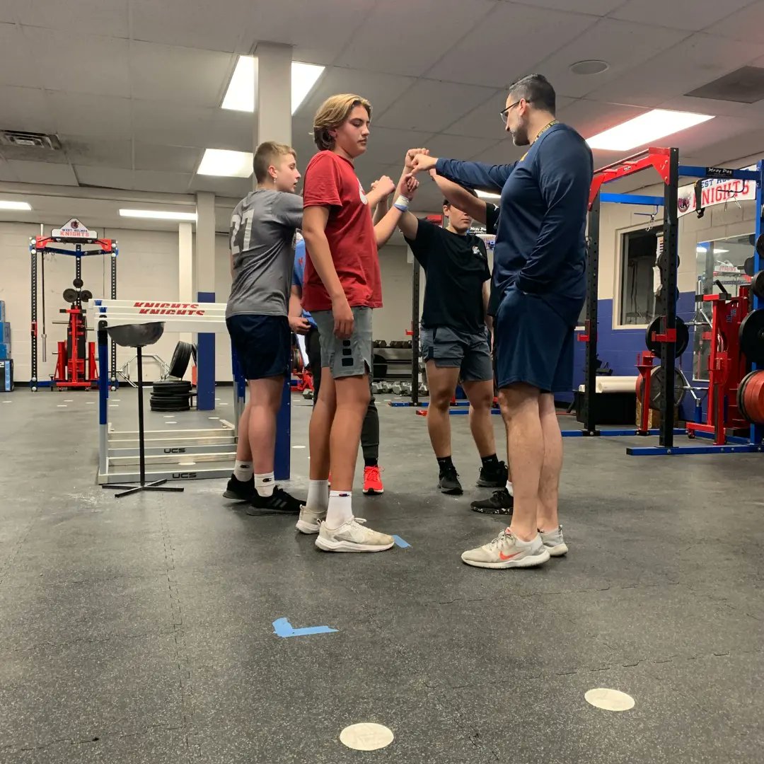 boys_holmes's tweet photo. Wednesday plyos, stretching and recovery day! Bball season is coming your way!! #werebettertogether #besttimeoftheyear https://t.co/b3tgJRnrmt