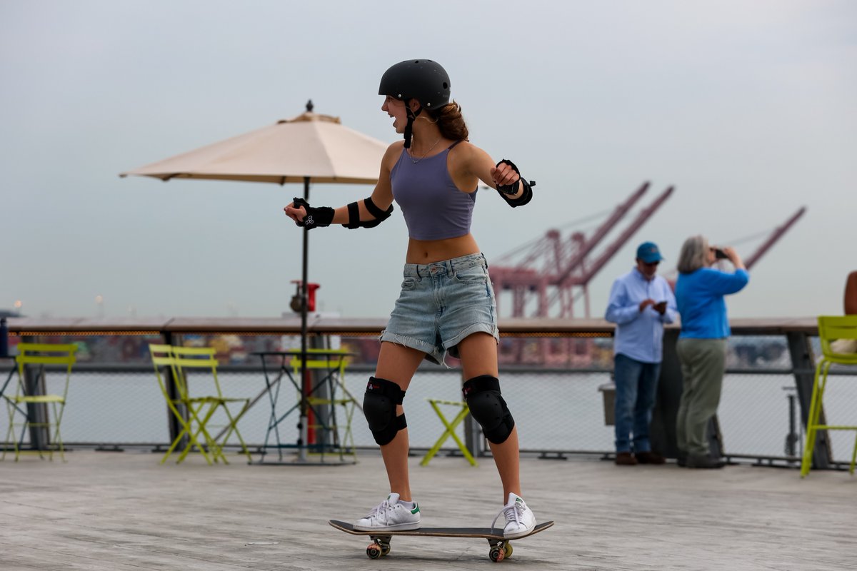 This past August, we transformed #Pier62 into a skate park🛼! Every Thursday, we made the Pier available to anyone & everyone for free skating & skateboarding clinics, courtesy of our partners at @skatelikeagirl Seattle! Here are some of our favorite moments. [📸 Adam Lu]