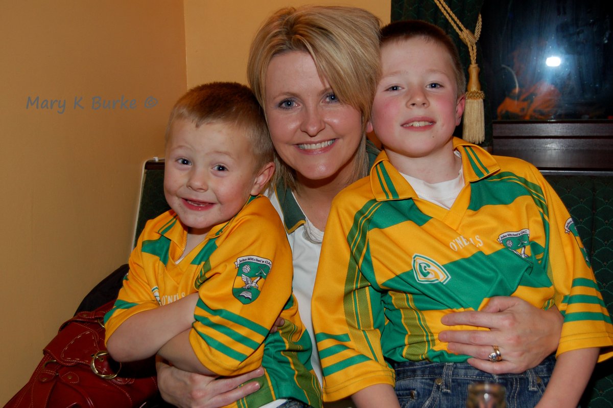 MKBurke1's tweet photo. It's the turn of the young @GlenullinGAC lads to get a wee bit of stick tonight 😊 #DerryIFC Celebrations in 2007 for these two https://t.co/BjgQNWj0DE