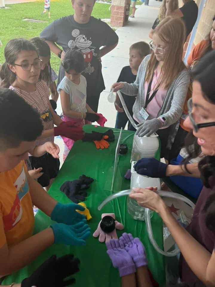 Tons of fun at Fall Fest last night! Thanks for joining us and special shout out to our fabulous PTO for organizing! <a href="/VMEPatriots/">Veterans Memorial Elementary</a> <a href="/collierschools/">Collier County Public Schools</a>