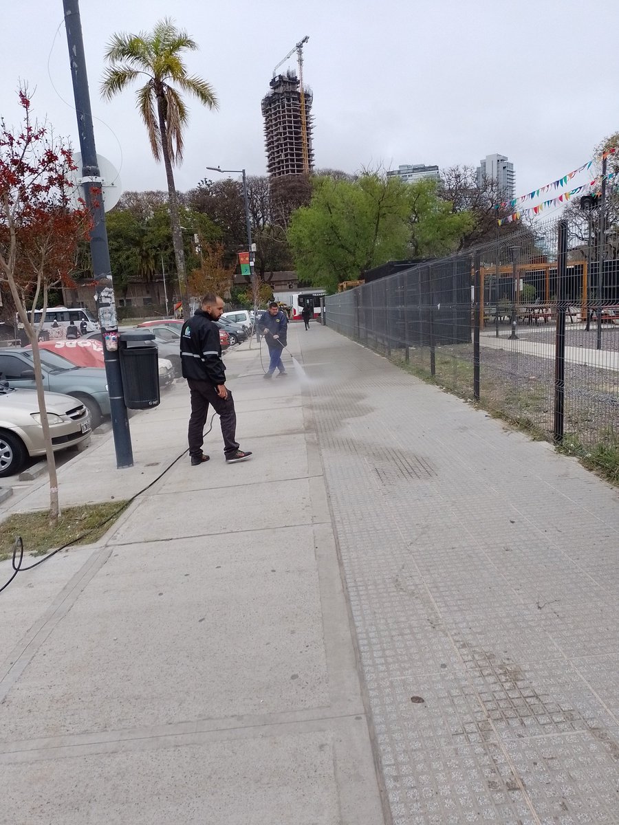 HectorN03153374's tweet photo. Hoy #EQUIPODGGIS con la cuadrilla de #Saneamiento en #BarrioRodrigoBueno y #BarrioInta se realizó Hidrolavado desinfeccion, Remoción de escombro, fumigación manual, fumigación movil
@mrgospedini
@Salas_Gabriel
@MariaMigliore
@gabimraida https://t.co/oXVU4dGG6T