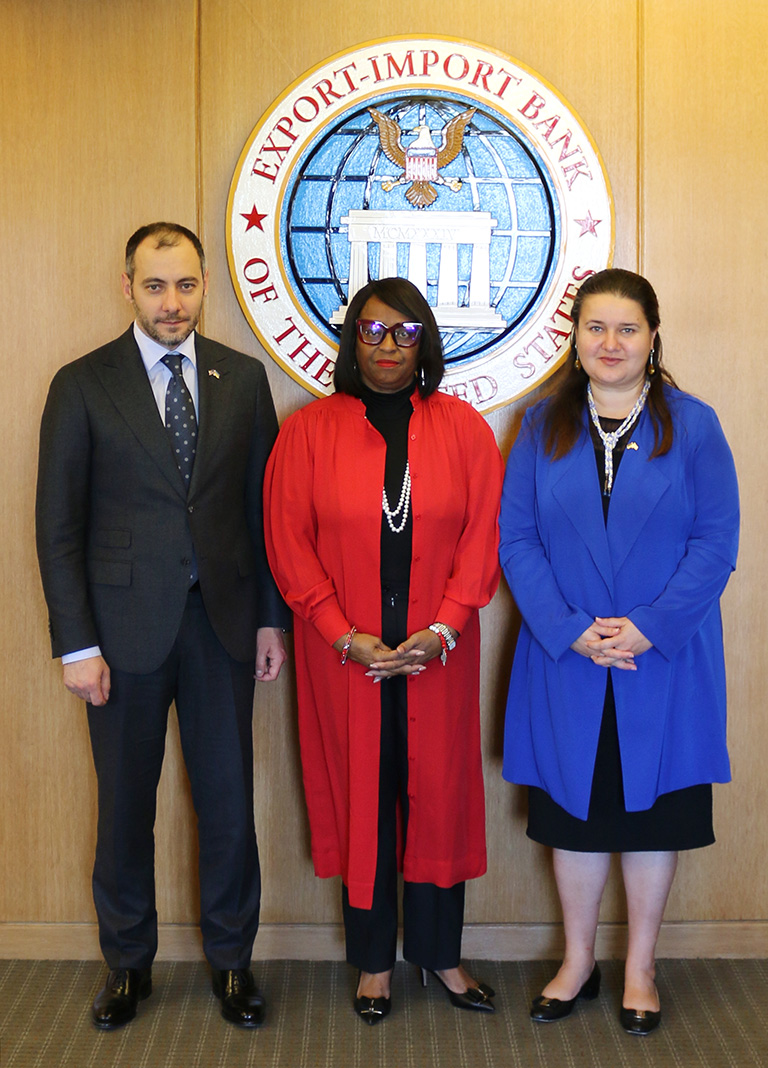 I had a very good discussion today with Ukraine Ambassador Oksana Markarova, @OMarkarova and Minister of Infrastructure, Oleksandr Kubrakov @OlKubrakov about ways @EximBankUS can support #Ukraine. More: bit.ly/3s66Jfo