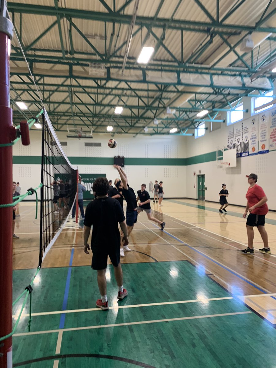 Mathewzcience's tweet photo. Hockey Boys - Multisport Volleyball @SCHSrvs @global_sportaca https://t.co/ghubgx3Jum