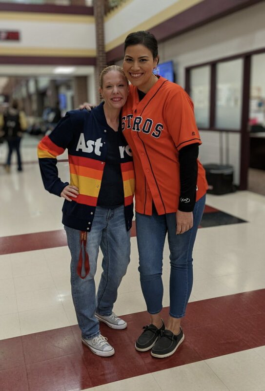 I love the Astros and my bestie! <a href="/ELiz_Moses/">Elizabeth</a> #westnation #GID #ForTheH #LevelUp #PrettyCool