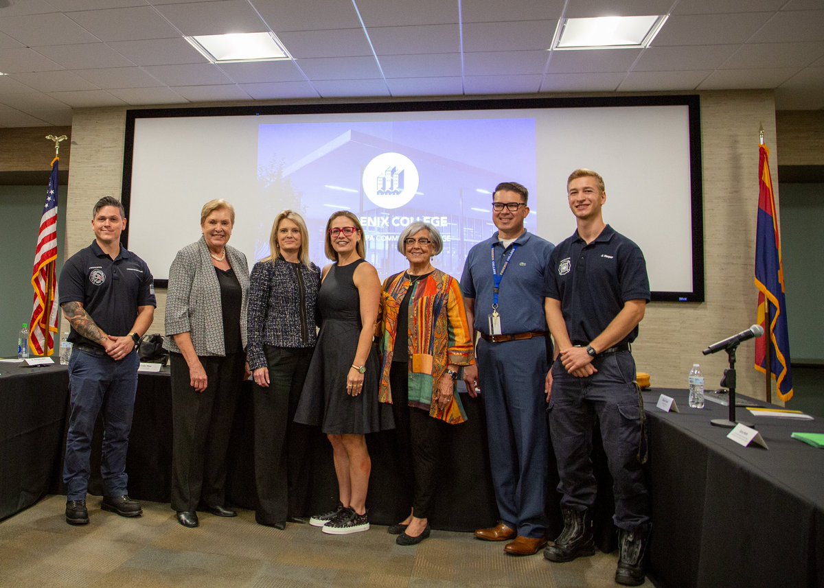 pcprez103's tweet photo. Phoenix College hosted Senator Kyrsten Sinema for a round table discussion regarding first responders, mental health and programmatic supports offered through Phoenix College and our sister MCCD colleges.  I am proud to work along so many brilliant presidents, faculty and staff. https://t.co/4h8gu8A96k