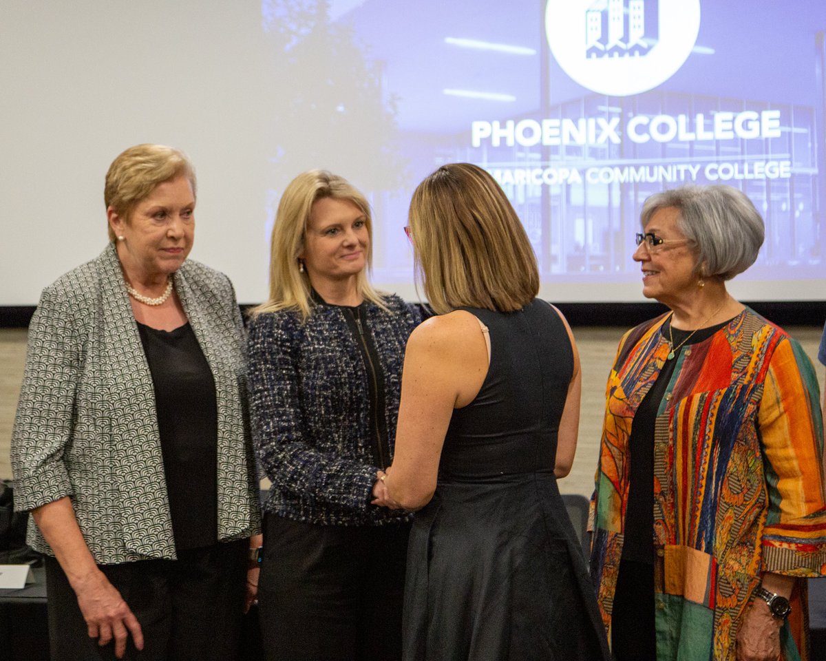 pcprez103's tweet photo. Phoenix College hosted Senator Kyrsten Sinema for a round table discussion regarding first responders, mental health and programmatic supports offered through Phoenix College and our sister MCCD colleges.  I am proud to work along so many brilliant presidents, faculty and staff. https://t.co/4h8gu8A96k