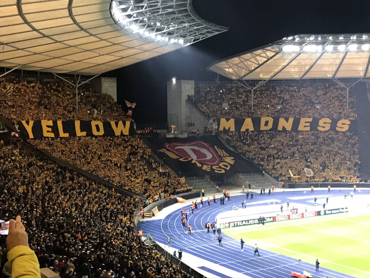gretzsche's tweet photo. @dirk_adam Wir waren doch letztens erst in Berlin. Bis auf die Temperaturen war alles wie beim Pokalfinale. #sgd1953 https://t.co/oVFXckrbD5