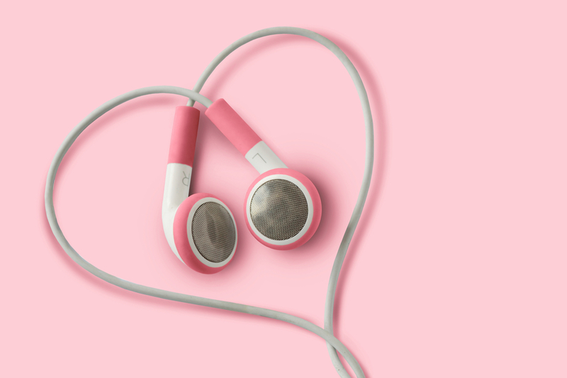 Here are 3 relationship podcasts that you will fall completely in love - daily-choices.com/like_119167/ #podcasts #relationship