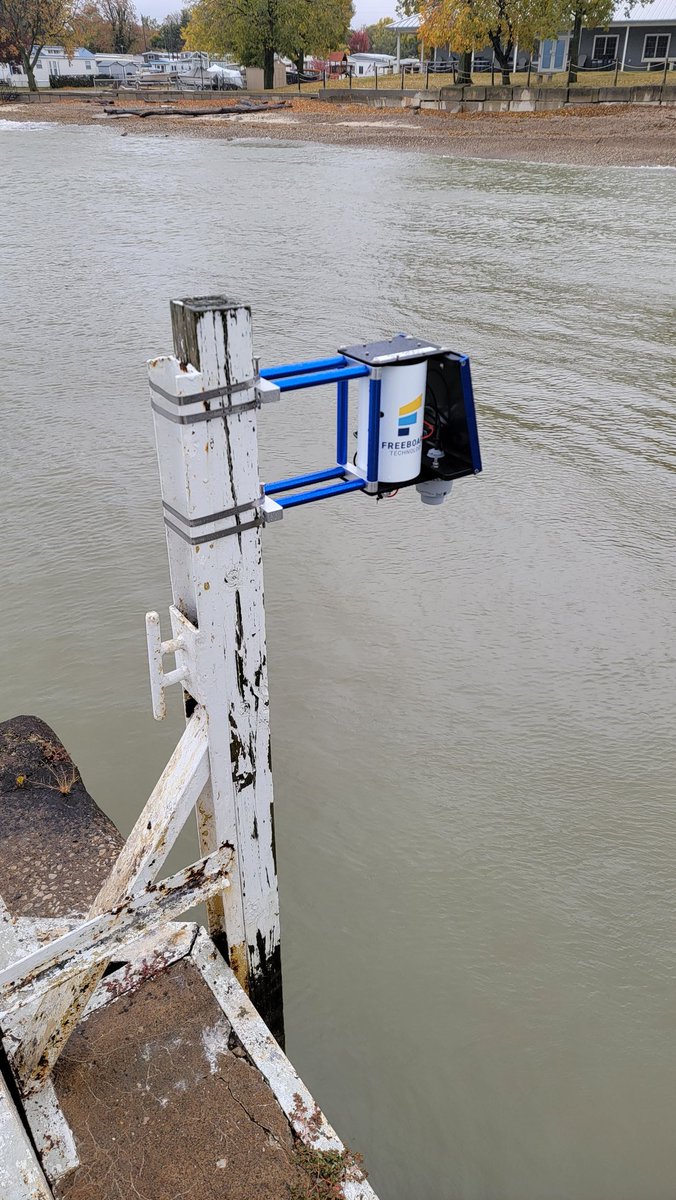 EddieGreatLakes's tweet photo. SMART LAKE ERIE: A blitz day of putting up sensors for @CLEH2OAlliance to monitor winds and water level on #LakeErie. Thanks @jeffjeff2007 for the help. We stopped at Catawba, Sandusky, and Avon Lake today.  @freeboardtech @LimnoTech https://t.co/L8V2HZ3Ylr