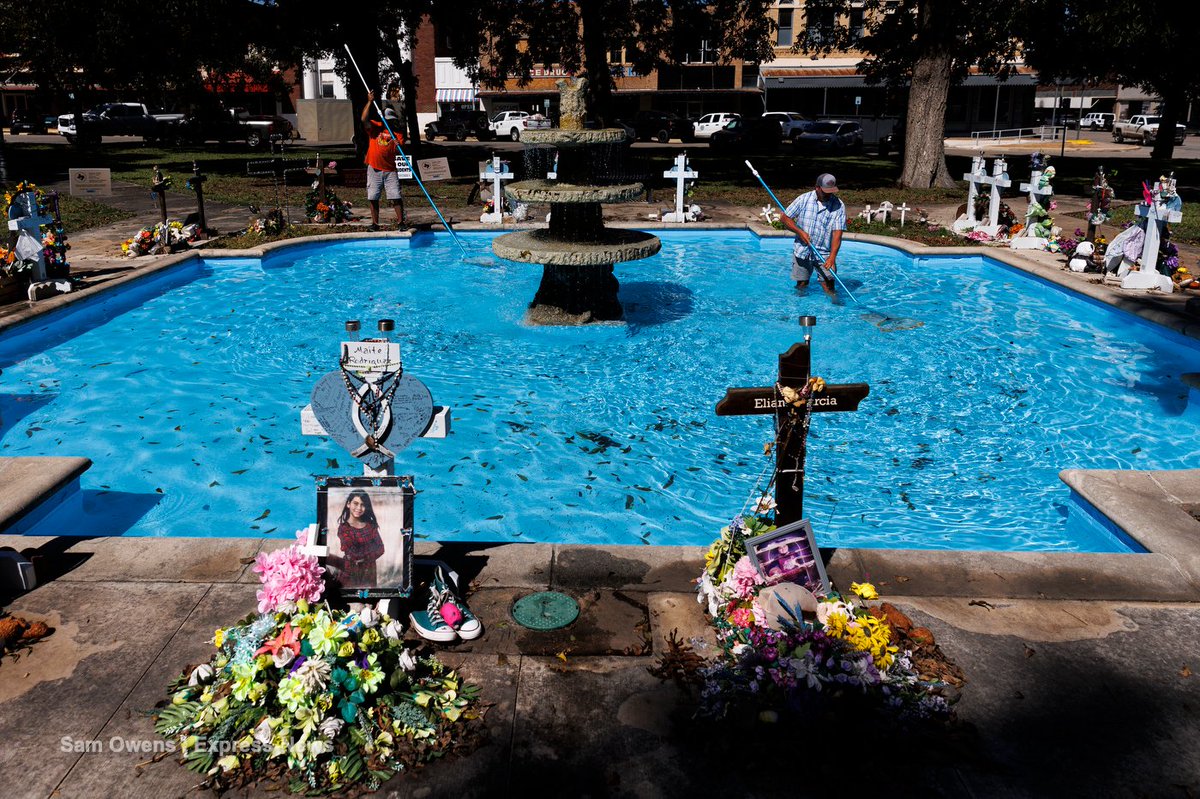 Sam Owens on Twitter "Uvalde Pool & Spa workers clean leaves out of