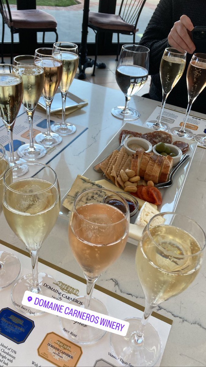 lilhwn2's tweet photo. #ChateauStyle @domainecarneros Love my sparkling wine tasting!! Sooo fun!! #TwitteRx #ACCPGC22 https://t.co/bwIUrwXKPU