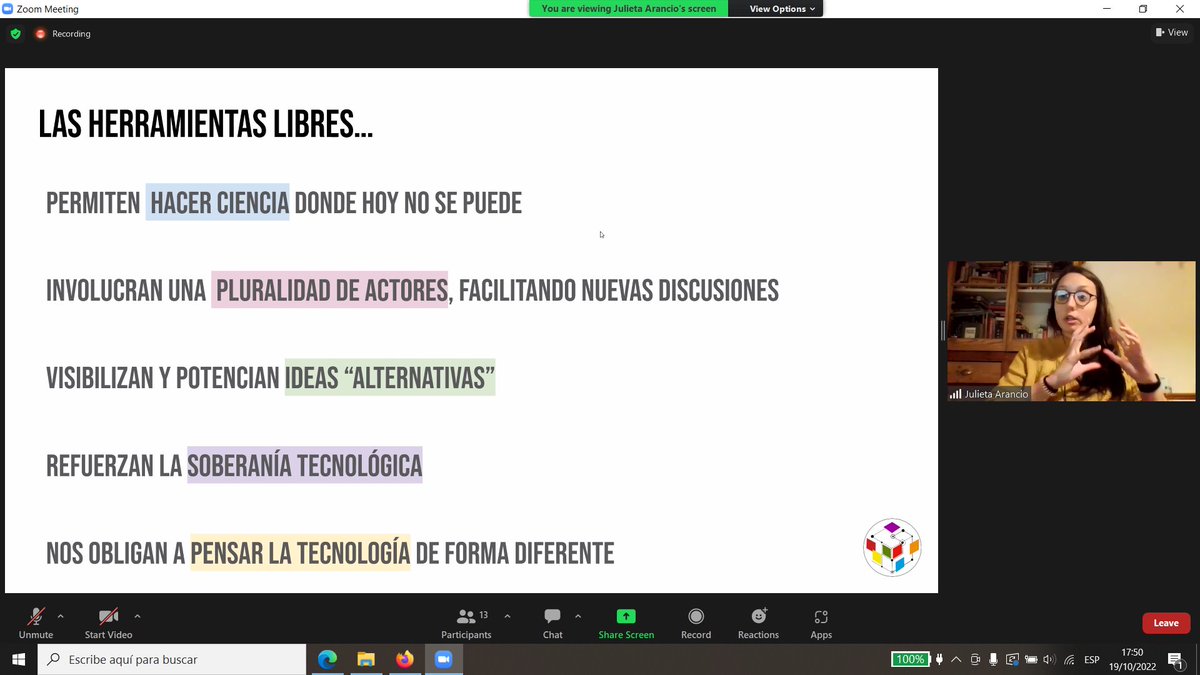 cenit_eeynunsam's tweet image. #OpenHardware @Cassandreces subraya que abrir las herramientas científicas es un tema de soberanía tecnológica.
