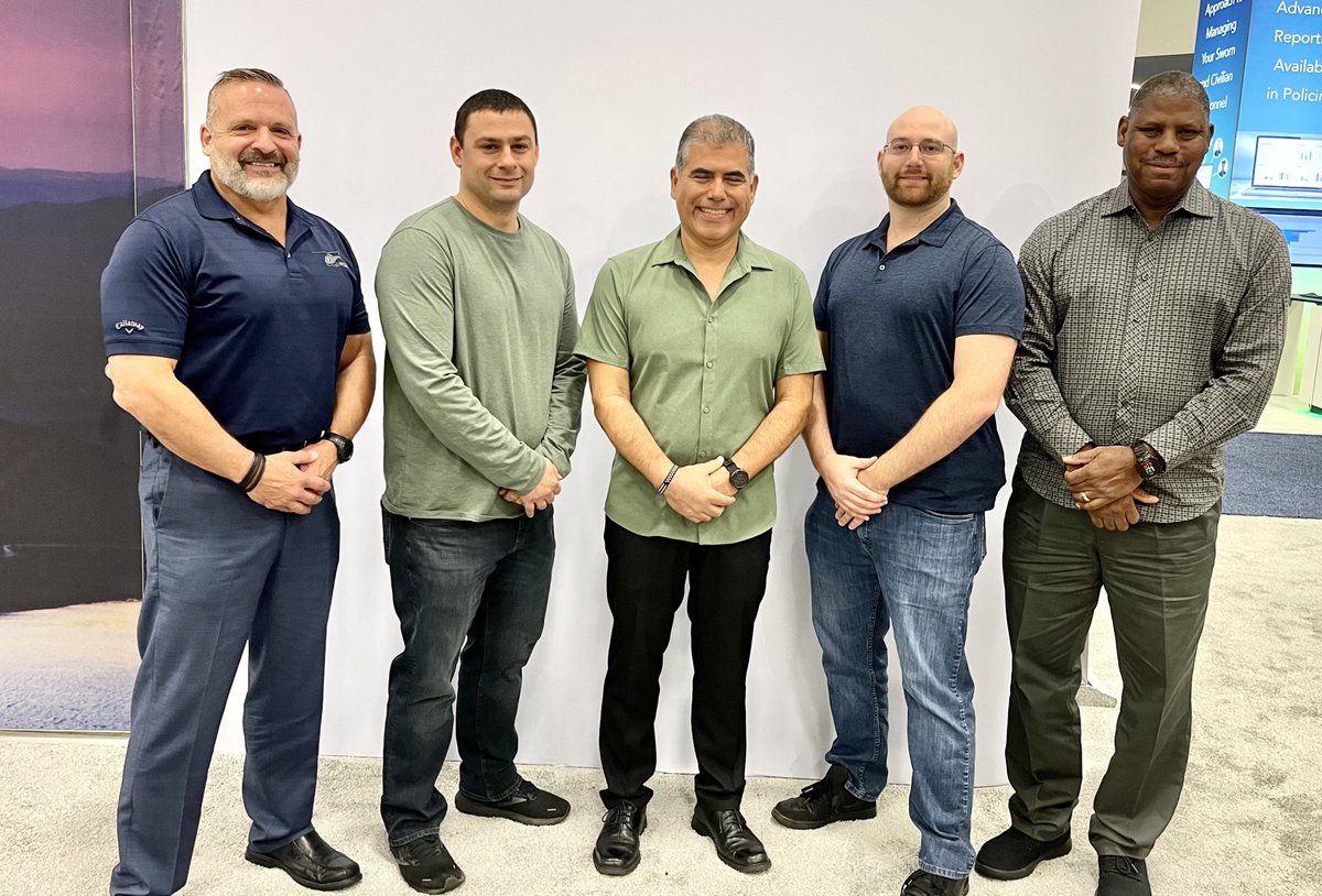 AirbusHeli_usa's tweet photo. Congratulations on @IACP’s Leadership in Police Aviation Award, @browardsheriff! This award recognizes “exemplary form of leadership” demonstrated by BSO’s Aviation Unit. Our relationship w/ BSO dates back to 1987,&amp; we look forward to working together for many more years to come. https://t.co/MJUB1rFZT4