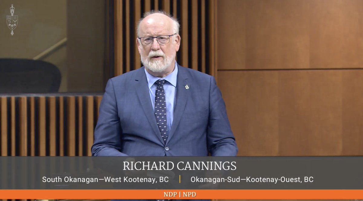 evoecolab's tweet photo. Well done and thank you @CanningsNDP for reading the petition to increase federal funding for graduate and postdoctoral scholars #SupportOurScience 👏👏👏! What say you @JustinTrudeau @cafreeland @FP_Champagne @jyduclos ... will you support the future of 🇨🇦innovation and talent? https://t.co/dMOfVPErRH