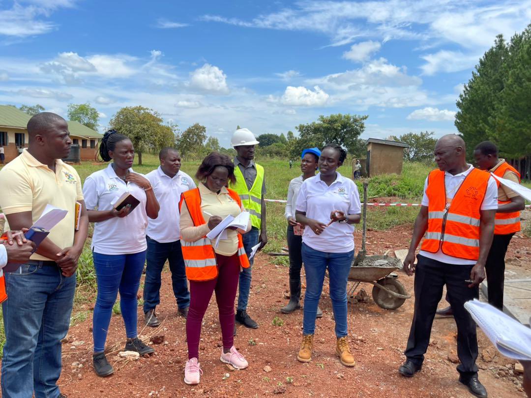 min_waterUg's tweet photo. #MWEworks: @min_waterUg through Water and Sanitation Development Facility-North held the fifth site meeting and inspection for the construction of Lacekocot Rural Growth Center Water Supply and Sanitation Facilities in Pader District. @KagutaMuseveni @okidi64 @GovUganda @ktagwai https://t.co/h3HYavJnsW
