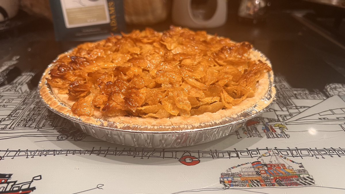 AMcMaths's tweet photo. @laurielozmo @daveakasarah @SamStevenson02 @witcherfc @moore2_learn @PeadarMc30 @felixhughes6 Retro Cornflake Cake for tomorrow! ✅ https://t.co/XvMCBQ80ku