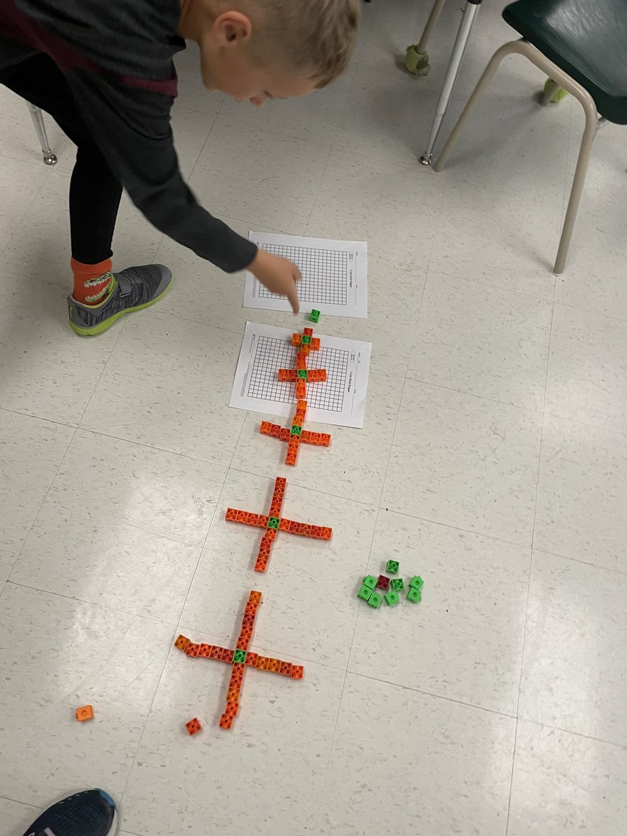SLRMRSSB's tweet photo. Exploring increasing and decreasing patterns today!  Next step, learning how to describe them clearly and add the pattern rule.   @DP_math #DPmathology https://t.co/weQQgC7NQA