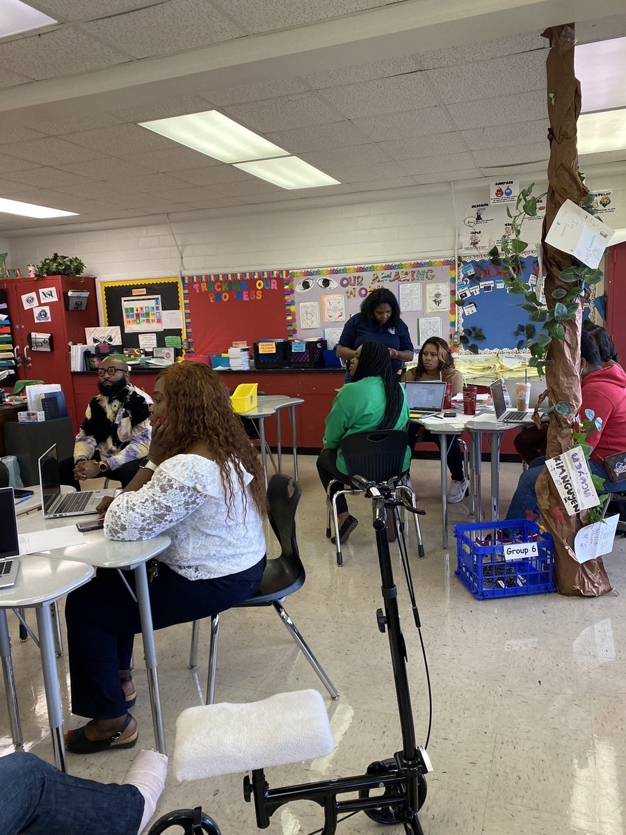 Coach_Winkie's tweet photo. @AttucksPatriots @HISD_ELA @HISDMiddleSchls English Language Arts PLCs are #theexample of what it means to invest with #intentionality in meaningful instruction for learners. @KemiMoyede, @WyllieShani and are phenomenal leaders who don’t just assign work but are engaged in it. https://t.co/wLub0yJw05