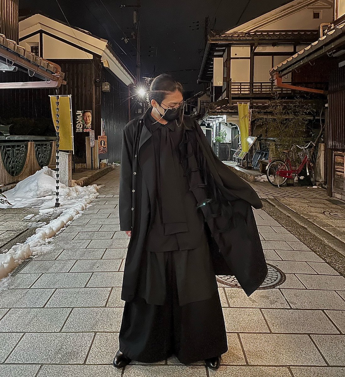 nozosi_1818's tweet photo. .No.1
.
#blackcode #blackfashion
#modecode #modefashion
#モード系 #モード系ファッション
#オールブラックコーデ #ブラックコーデ
#photo #model #被写体 https://t.co/MpZ743cSUR