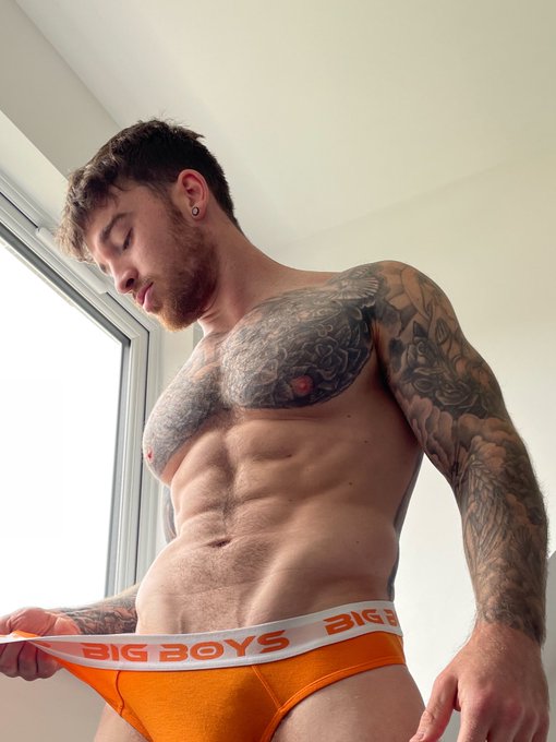 The full picture is better 😜 find it on https://t.co/3x6d7Zy3gY 👀 https://t.co/tbTmWRqYvK