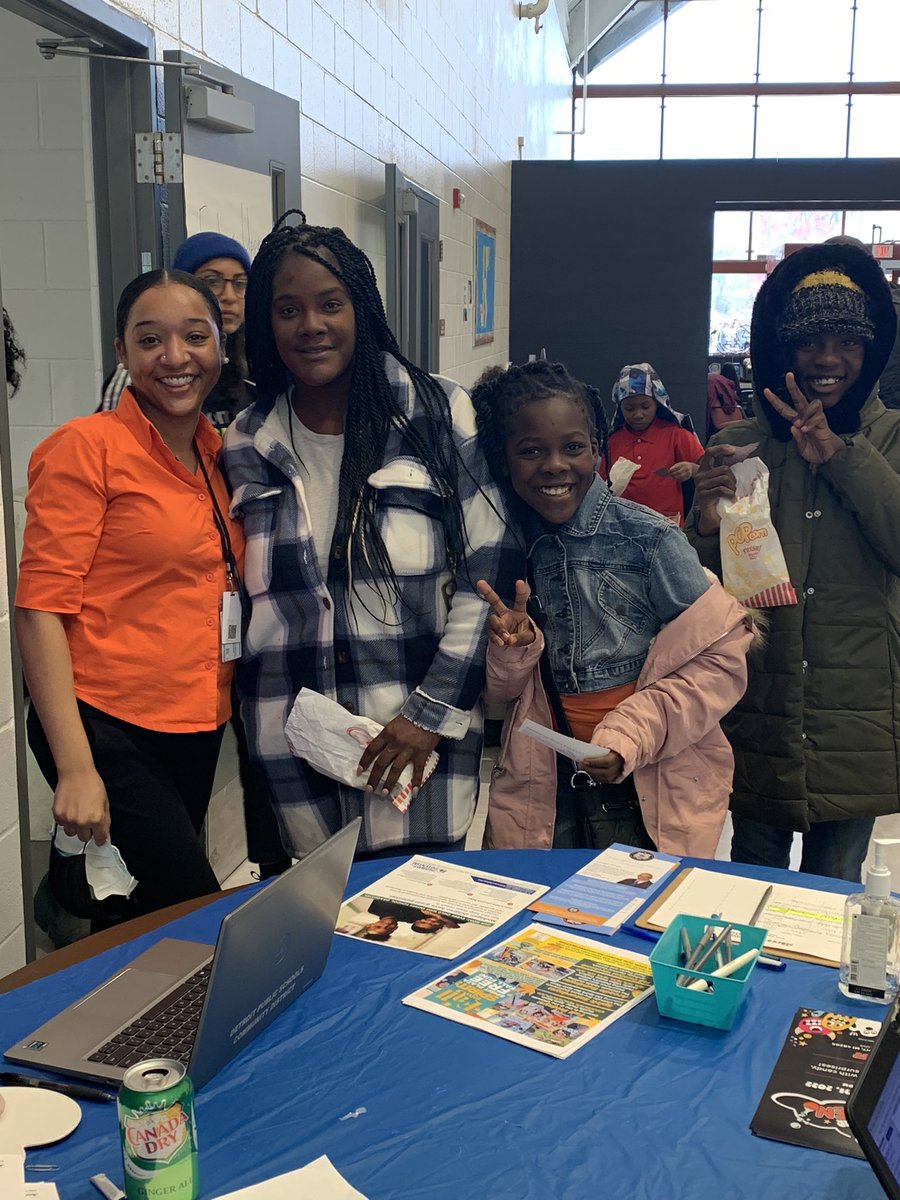 FisherMagnetUp's tweet photo. Fisher Upper and Fisher Lower, together at Heilmann Rec. Our Parent-Teacher Conferences are different.  #DPSCD #FisherUnity https://t.co/4QUrIAPUq5