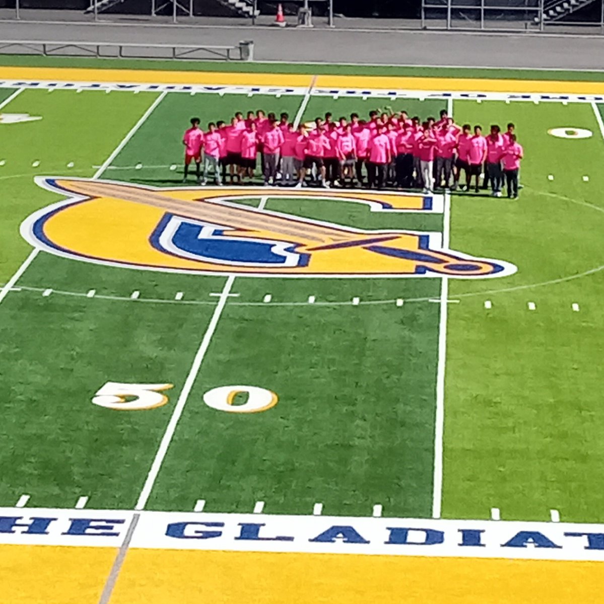 gahrboysoccer's tweet photo. #BreastCancerAwarenessMonth
#GahrBoysSoccer https://t.co/QUnEc6SiZJ