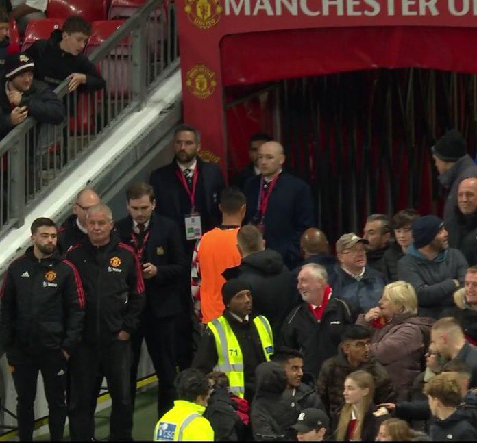The United Stand on Twitter