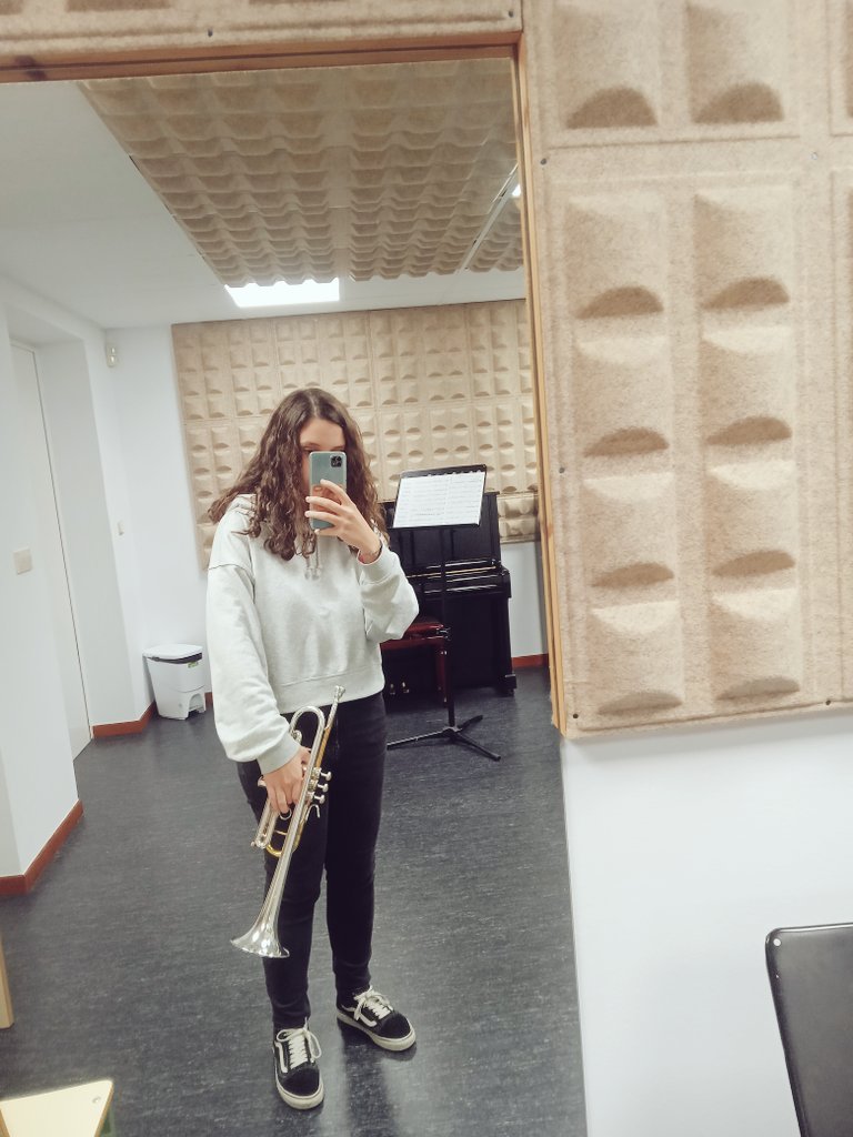 ade 🦖 tweet media
