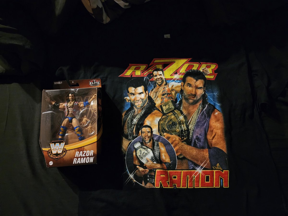 YosephMcBroseph's tweet photo. Came home to the final anniversary gift from my lovely wife! #SayHelloToDaBadGuy https://t.co/7PiUBkmj5r