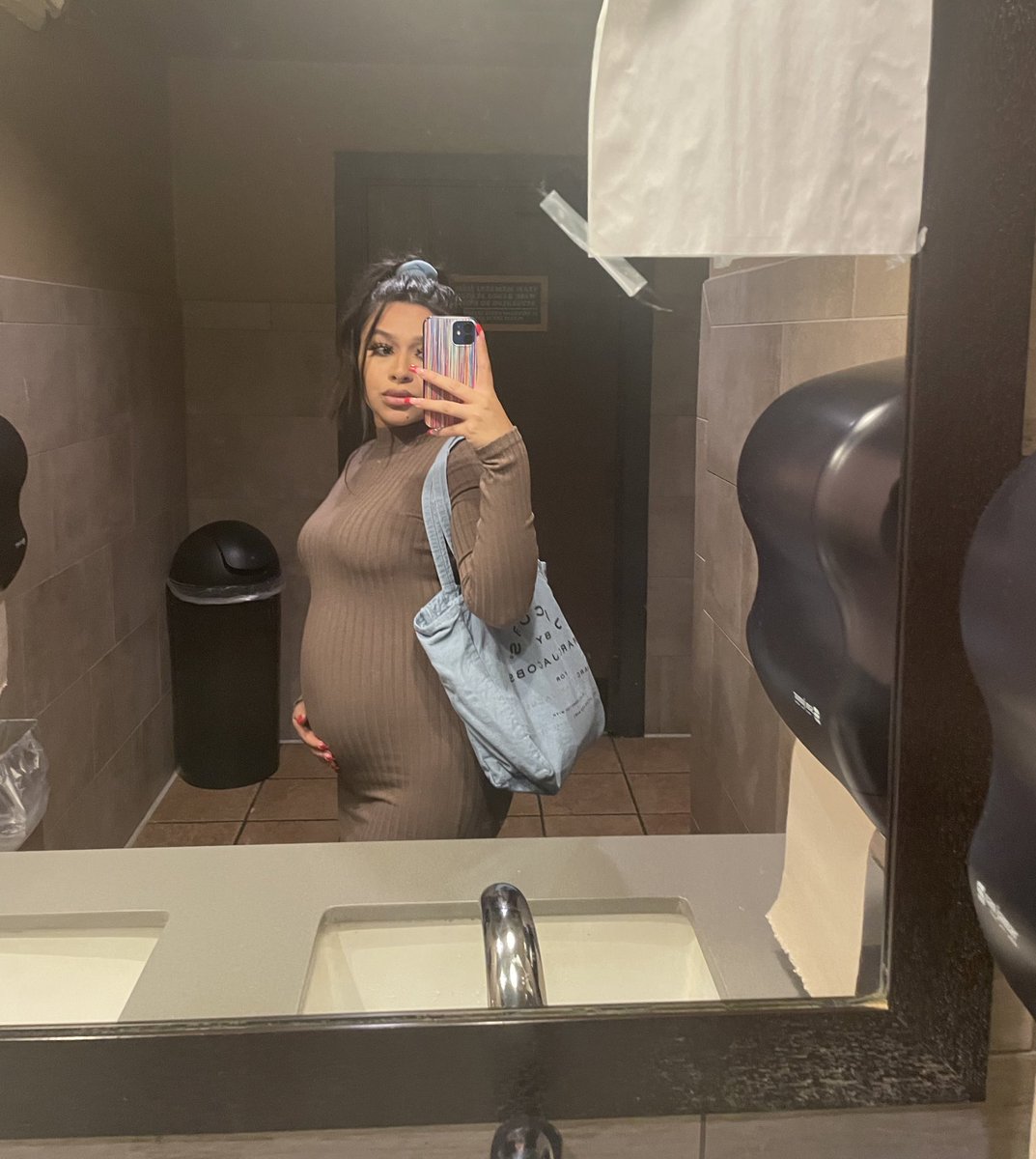 AllHailNyss's tweet photo. 💐🚼 https://t.co/5vBsGPxXF6