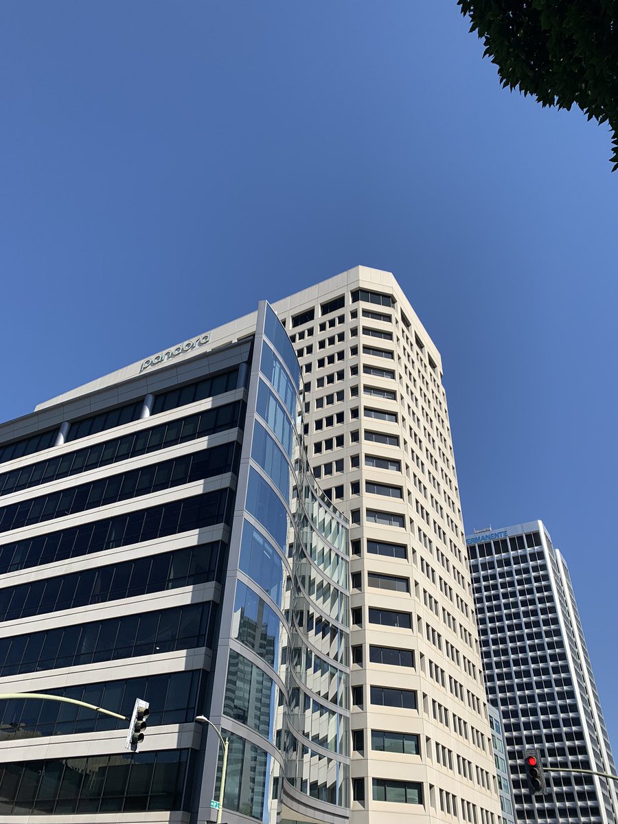 ULTradMusic's tweet photo. From the Pandora building in beautiful… uptown… Oakland, California. I get a little charge every time I hear Roman Mars say that to wrap up another podcast episode of @99piorg #EastBay #LocalBoyMakesGood https://t.co/aOM8w57dkx