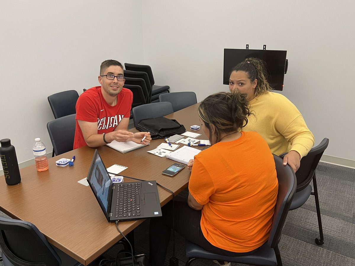 pammooretech's tweet photo. EDM 310 are hands on with STEAM tools. They are learning from USA ATIM Specialist @JohnsonTimes https://t.co/IlrOcIDjP8