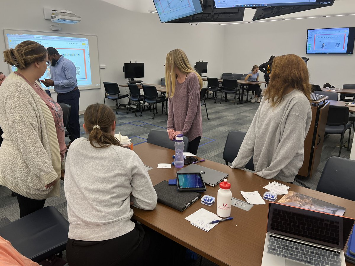 pammooretech's tweet photo. EDM 310 are hands on with STEAM tools. They are learning from USA ATIM Specialist @JohnsonTimes https://t.co/IlrOcIDjP8