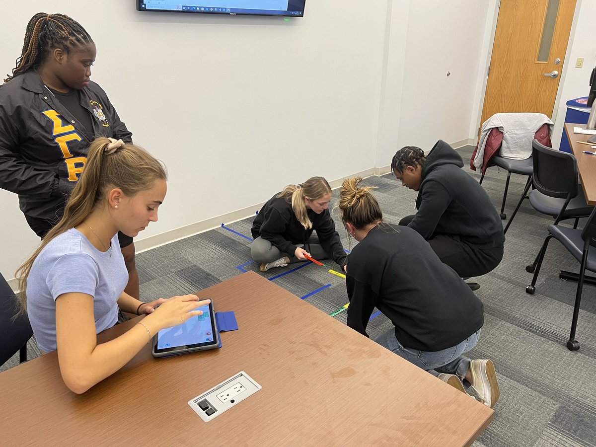 pammooretech's tweet photo. EDM 310 are hands on with STEAM tools. They are learning from USA ATIM Specialist @JohnsonTimes https://t.co/IlrOcIDjP8