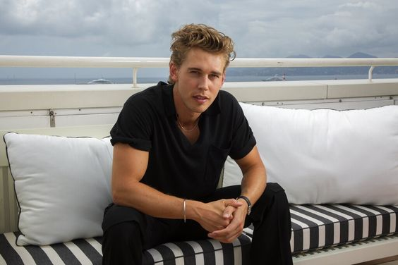 austinbthinker's tweet photo. the things i would let him do to me... https://t.co/NU60Nn5O7E