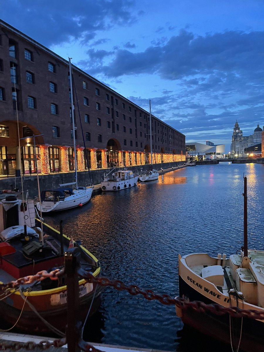 Fantastic evening for the opening of the #TurnerPrize 2022 exhibition at @tateliverpool Congratulations to Helen Legg and the TL team for staging such a welcoming and inclusive event. I’m pleased to continue to be a TL Advisory Council member. tate.org.uk/whats-on/tate-…