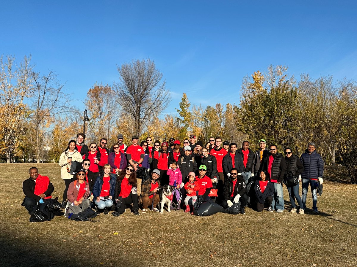 fluorcanada's tweet photo. Over the weekend, employees, family members &amp; friends came together to clean up one of our community shorelines. These folks were able to clear out 200 lbs of debris along the river pathways around Prince’s Island Park in downtown Calgary. #FluorBuildsABetterWorld #FluorCares https://t.co/eSBt6uDcej