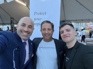 SelfieBGCheck's tweet photo. At Propelify with Aaron Price.  Awesome event! Great music, food, drinks, people and tech. https://t.co/rY2OYaaxK6