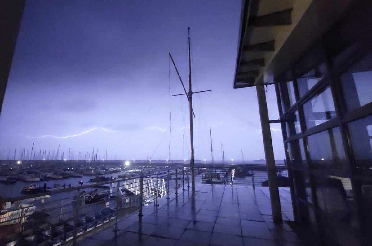 Incredible lightning storm over the marina tonight. #thunderstorm #Dublin