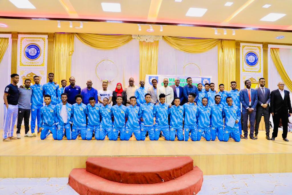 basma_amir's tweet photo. Waxaan Caawa magaalada #Muqdisho aan casho sharaf dhiirigalin ah iyo mid abaalmarin lagu gudoonsiiyay ugu sameenay xididgaha 17 jirada xulka #Somalia oo ah halyeeyadii guusha noosoo hoyay Koobkii #CECAFAZone, Waxaan dhalinyaradaan u rajeenayaa guul iyo mustaqbal ifaya https://t.co/JaxvLeCCGH