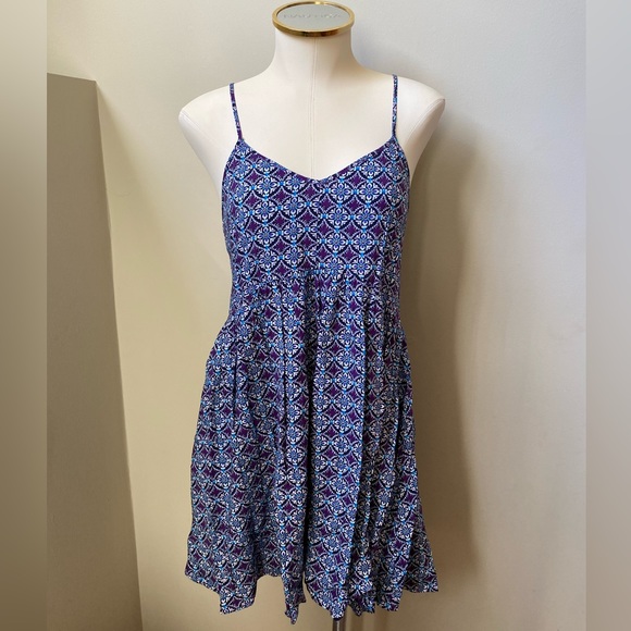 JenniPeaden's tweet photo. So good I had to share! Check out all the items I'm loving on @Poshmarkapp #poshmark #fashion #style #shopmycloset #levis #express #verabradley: https://t.co/4Pgrs1cF9k https://t.co/0dHc1ha3u5