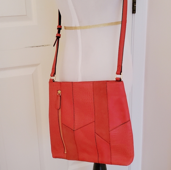 So good I had to share! Check out all the items I'm loving on <a href="/Poshmarkapp/">Poshmark</a> #poshmark #fashion #style #shopmycloset #levis #express #verabradley: posh.mk/r5XB2kXlgub