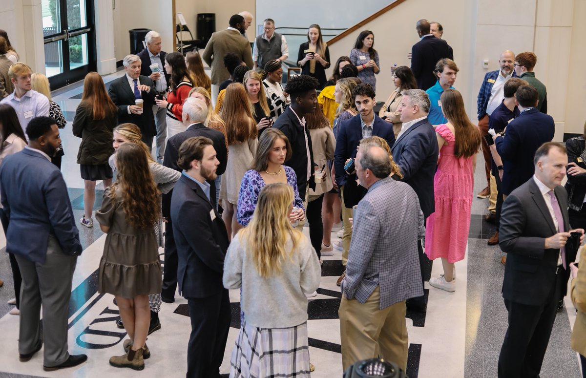 woffordcollege's tweet photo. Students had the opportunity last week to meet with the Board of Trustees during an early morning breakfast! #terriers #terrierstogether #wocoalumni https://t.co/rGhHOnGnfu
