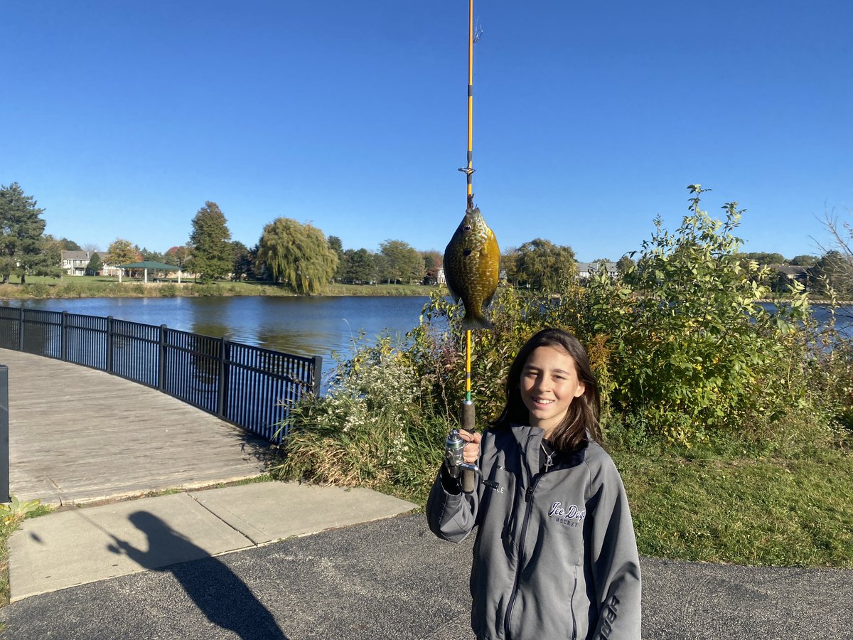 MSNorthPE1's tweet photo. Well the 2nd annual @HawthornMSN73 fishing tournament was close to a ice fishing tournament. However largest fish fish was a 9inch largemouth bass by Connor and most fish by Brady🐠🎣🐟@District_73 https://t.co/dT7nPOTsIa