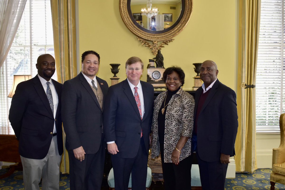 tatereeves's tweet photo. The Mississippi Republican Party is leading the way forward for our state.

We’re fighting for freedom, lower costs, and a strong economy.

Great to connect with GOP leaders from across our state to discuss this unifying vision. https://t.co/ZB0n5XGaz6