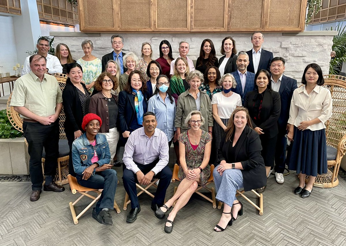 Linda_E_Carlson's tweet photo. Amazing @Integrativeonc board retreat today! So much energy, passion and great ideas from this fantastic group! #sio2022 @LyndaBalneaves @jmdeleem87 @chassebd @LaceyJudith @virajmaster @eugeneahn @TaraB_MD @tingbao2011 @Cakm77549 @write4wellness @dhopeinc @anamarialopezmd https://t.co/UHeDXe1sW8