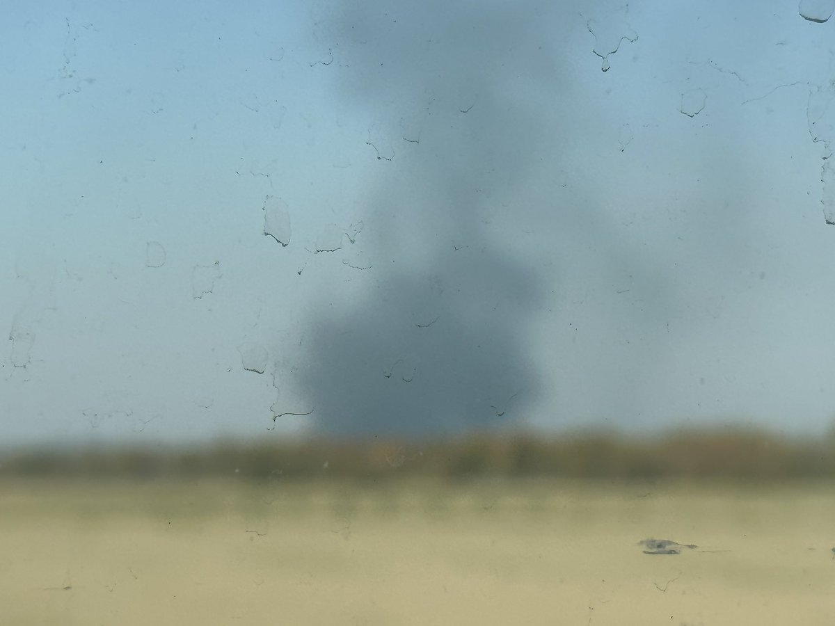 JRoberts622's tweet photo. @KOINdesk I am in the traffic closure from the multi car pileup this morning south of Albany. A secondary accident has occurred behind me with 2 semis and 2 SUVs resulting in a large fire. https://t.co/QfzxcAUnK2